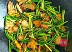 蒜苗炒五花肉的做法图解5