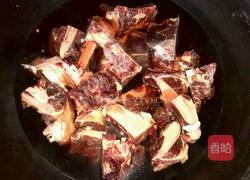 萝卜烧牛肉的做法图解2