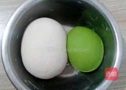 猪肉白菜馅饺子的做法图解1