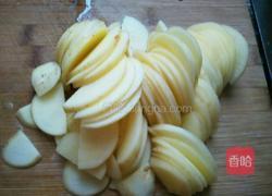 土豆片炒肉的做法图解2