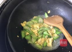 丝瓜炒鸭蛋的做法图解8