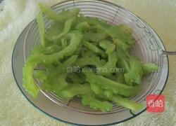 苦瓜拌鸡蛋的做法图解4