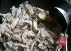 玉米肚片汤的做法图解2