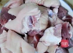 红焖猪蹄的做法图解1
