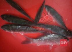 香辣小鱼的做法图解1