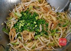 圆白菜炒饼的做法图解8