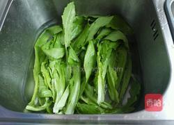 豆豉鲮鱼拌油麦菜的做法图解1