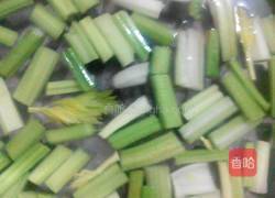 花生芹菜的做法图解2