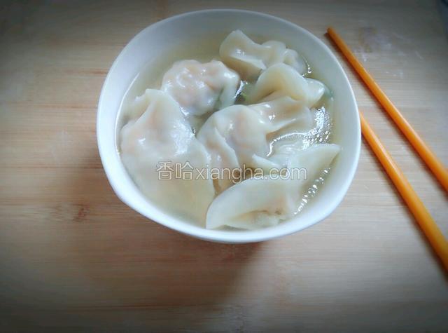出锅开吃，好好吃，自己包的，可以按自己口味加喜欢的食材