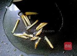 蒜苗炒鸭心的做法图解3