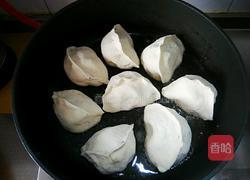 原生态野菜水煎饺的做法图解7