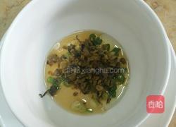 酸菜粉丝汤的做法图解3