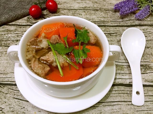 胡萝卜炖排骨