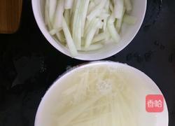 土豆西瓜条的做法图解2