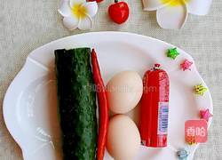 黄瓜火腿炒鸡蛋的做法图解1