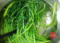 凉拌茼蒿菜的做法图解5