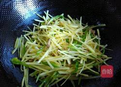 肉丝青椒炒土豆丝的做法图解5