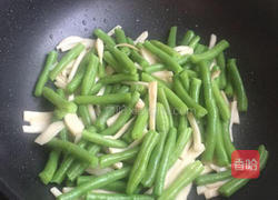 芸豆蘑菇小炒的做法图解5