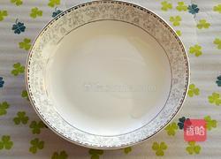 微波炉花生米的做法图解1