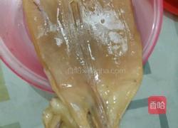 青椒鱿鱼的做法图解1