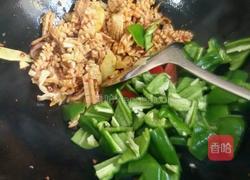 青椒鱿鱼的做法图解10