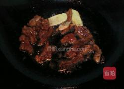 青椒肉片炒腐竹的做法图解3