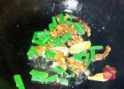 青椒肉片炒腐竹的做法图解4