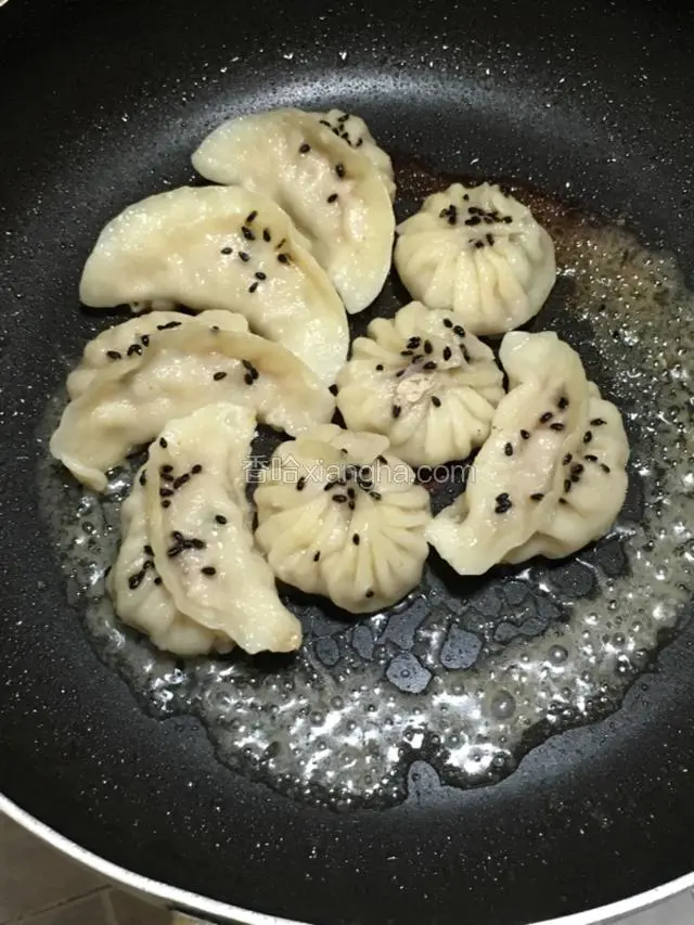 煮到水快干的时候就可以关火（刚开始不熟悉的可以隔几分钟开盖看一下）