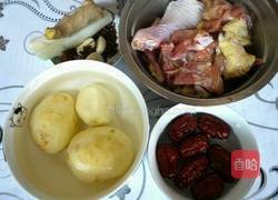 鸡肉炖土豆的做法图解1