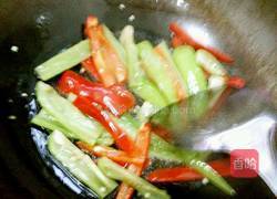 虎皮椒炒肉皮的做法图解3