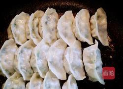 素三鲜锅贴的做法图解10
