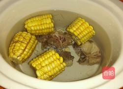 玉米猪骨汤的做法图解4