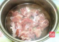 黄花菜排骨汤的做法图解2