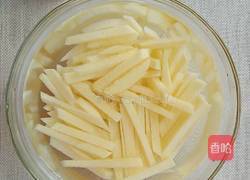 土豆洋葱炒腊肉的做法图解3