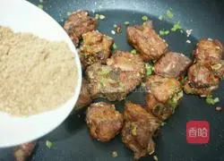 Illustration of how to make salt and pepper pork ribs 17