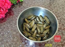 葱姜炒蛏子的做法图解1