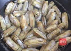 葱姜炒蛏子的做法图解4
