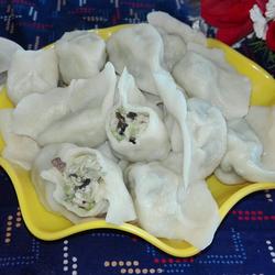 猪肉槐花陷饺子的做法[图]
