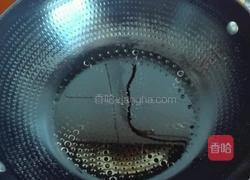 猪肉槐花陷饺子的做法图解5