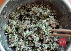 猪肉槐花陷饺子的做法图解15