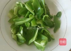 大辣椒炒土豆片的做法图解2