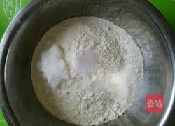 椒盐油酥烧饼的做法图解1