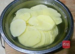 自制零食炸薯片的做法图解3