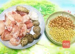 花生黄豆炖猪蹄的做法图解1