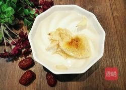 百合银耳汤的做法图解2