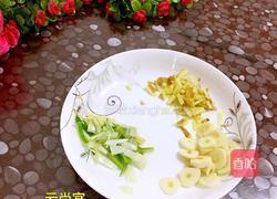 青椒苦瓜炒肉的做法图解6