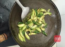 剁椒丝瓜炒蛋的做法图解5