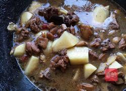 红烧鸡块烧土豆的做法图解6
