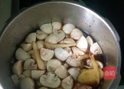 口菇炖猪脚的做法图解3