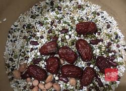 粗粮粥的做法图解1